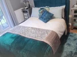 Llanwenarth Hotel, hotel in Crickhowell