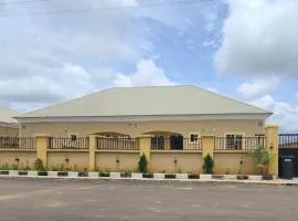 Classy private Home plus Car Close to Abuja center