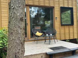 Skygazer One, Hotel in Putte