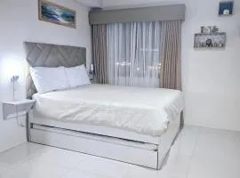 Persimmon Studios - Studio Unit- 16th Floor - 1641