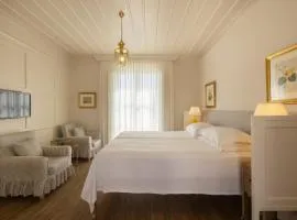 Dorion Hotel