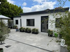 Weston Studio, hotel v destinaci Lucan