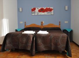 Hostal La Tablada, olcsó hotel Navalenóban