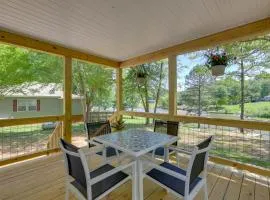 Waterfront Lake Sinclair Home Dock and Grill!