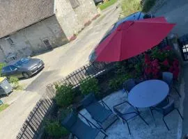 Maison de village entre lac et montagne