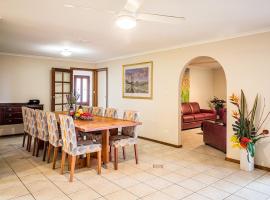 Watervale Hotel Guesthouse, hytte i Watervale