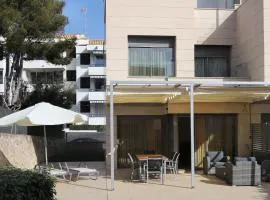 AT014 A pocos metros de la playa, equipamiento completo, piscina comunitaria