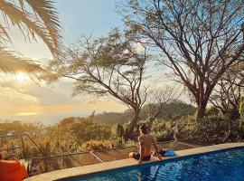 Lodge Mirador - Great Swimming pool - Kitchen - BBQ - Netflix, h&ocirc;tel avec piscine &agrave; Tajo Alto