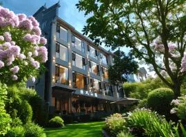 Qifeng Mountain Hidden Light Luxury Courtyard Hotel - Fenghuang Ancient City Nanhuamen