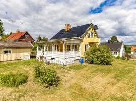 Relaxing Family Home Near The Lake