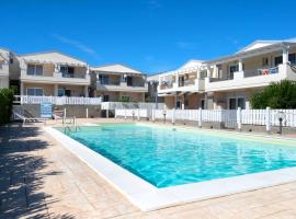 Villetta con Piscina, Giardino e Parcheggio - Dòmo#14, hotell i Viddalba