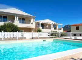 Dòmo#31 - Villa con Piscina, Giardino e Parcheggio