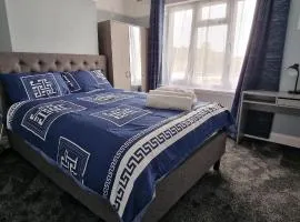 Rowan Crescent's Luxury Stay-In 3