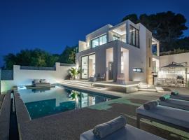 Ventus Villa - A Luxury Sea View Retreat in Akrotiri, golfový hotel v destinaci Akrotiri