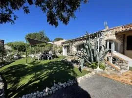 Maison climatisée avec jardin près du centre de Vallon Pont d'Arc - 6 couchages - FR-1-382-112