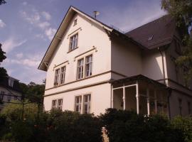 Ferienwohnung Villa Weyermann, hotel s parkiralištem u gradu 'Leichlingen'