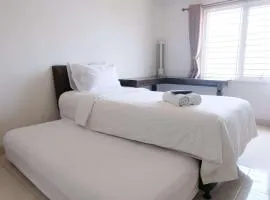 Best Studio Apartment at Pinewood Jatinangor By Travelio