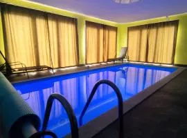Beverly Hills SPA Pool House