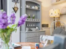 Quirky North Yorkshire Cottage - Christmas Cottage