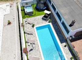 ANAI Serenity apartment , private heated pool and Hot Tub