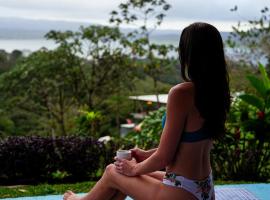 Essence Arenal Spa & Yoga, glamping site in El Castillo de La Fortuna