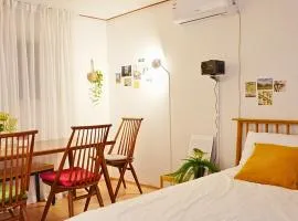 Near Lotte World, KSPO DOME, COEX, Olympic Park, 2 Rooms, 2 Queen beds, 1 super single bed, 5 people