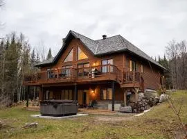 Luxurious Scandinavian Golf Chalet with Private Spa