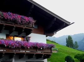 Hinterreithlehen - Ferienwohnung am Bauernhof, hotel in Mittersill