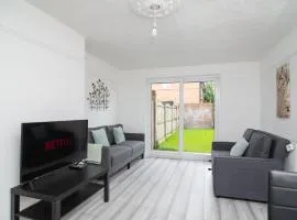 Quiet 3 bed house, pet friendly