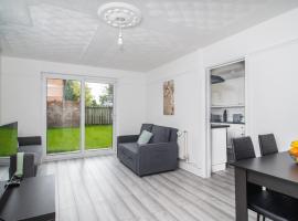 Quiet 3 bed house, pet friendly, khách sạn ở Kirkby