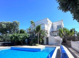 Algarve country villa near Loulé, stunning views, Hotel in Romão