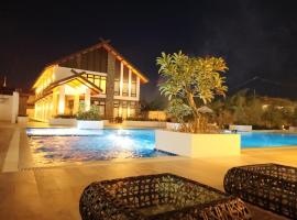 E&D Royal OceanCrest Mactan - 1BR Full Suite with Balcony and Rooftop with panoramic view near Airport, hotel v mestu Lapu Lapu City
