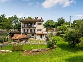 Stunning Apartment In Bresca With Wifi