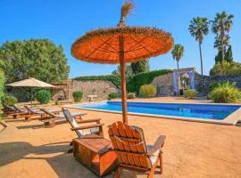 Son Costa, villa típica mallorquina con piscina