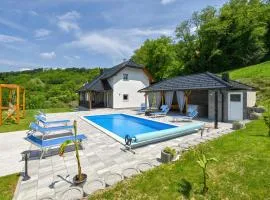 3 Bedroom Cozy Home In Vrtnjakovec