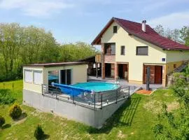 Awesome Home In Zigrovec With Sauna