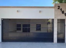 Moderna Casa con Jacuzzi Hidromasaje