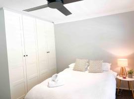 Peaceful Merewether Family Home, hotel v destinaci Merewether