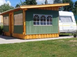 GyenesCamping Wohnwagen Knaus 1 Rechts