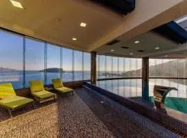 Luxury 3 bedroom flat in Tre canne hotel next to the beach
