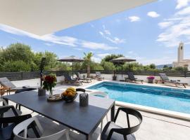 Holiday Home Eva, hotel di Kaštela