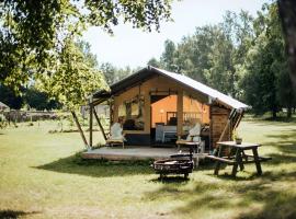 Glempings Jēru Klubs, Hotel in Promulti