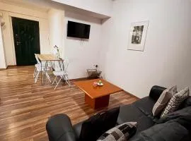 Luxury aristotelous 3