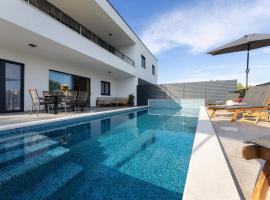 Holiday Home Izzy, hotel di Kaštela