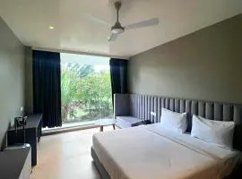 The Democracy Hotel & Resorts