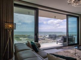 Côte de la Mer, Ultra Luxurious, Sea View, use of shared pool and sauna, ξενοδοχείο σε Cadzand