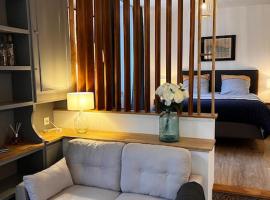 Grand Studio Ceo Bauer, en plein centre de Sainte-Mère-Eglise pour 2 pers, hotel in Sainte-Mère-Église