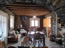 Villa Velanidia, cottage in Vit&aacute;lion