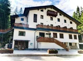 Hotel I Pionieri