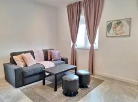 Spacious 2 - Room Apartment - 6 Guests, 24h Check-in, Near Vienna